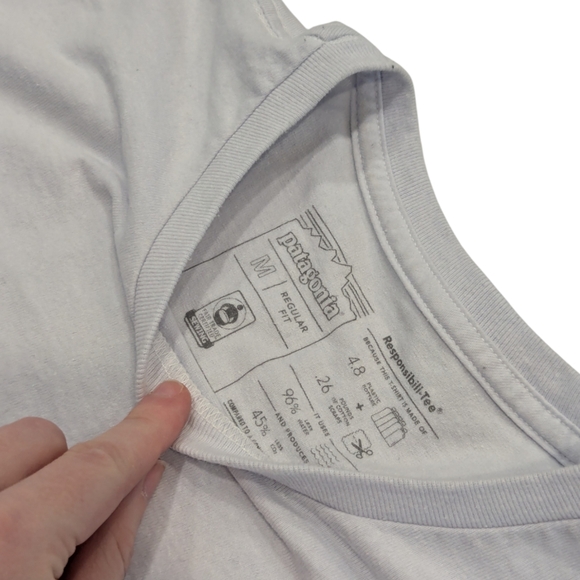 Patagonia Responsibili-tee Light Blue Pocket Shirt Medium - Picture 8 of 8
